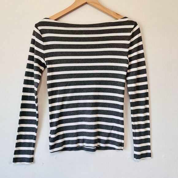 Gap Gray And White Striped Tee Sz S GUC - Picture 2 of 4